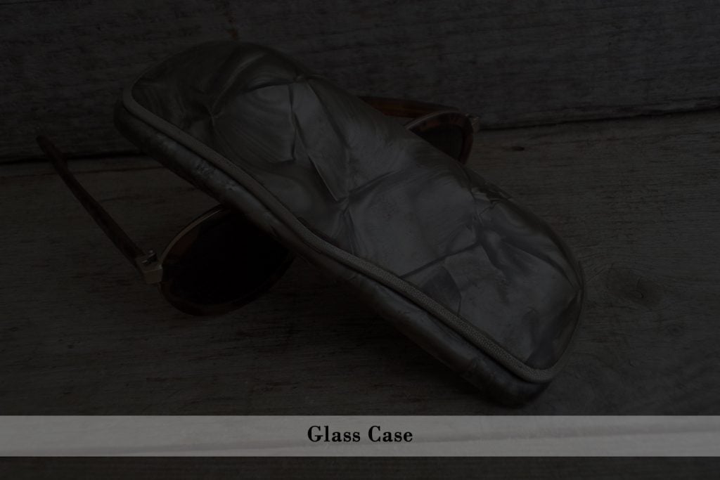 By your mom Glass Case